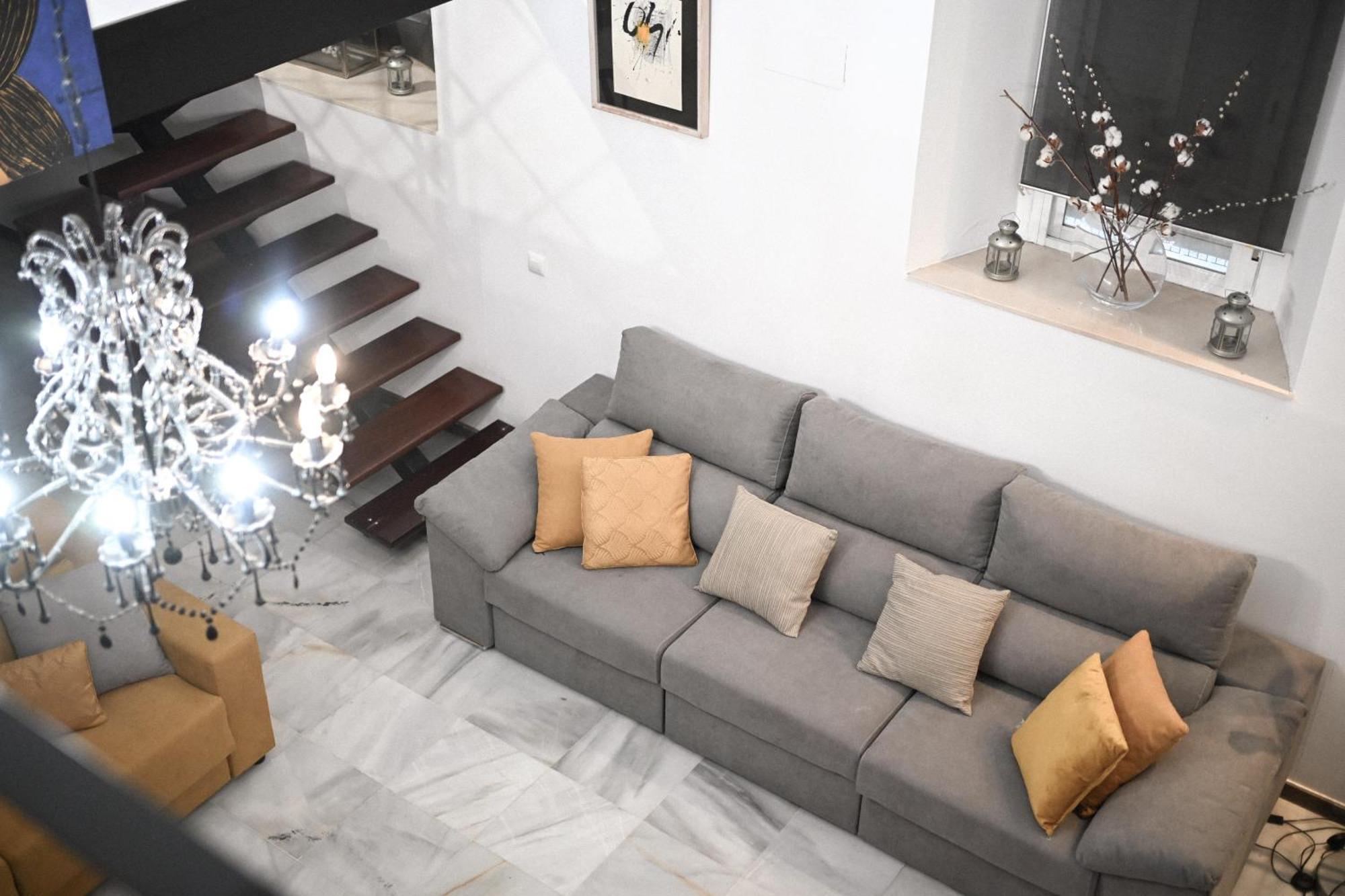 Apartamento Duplex Proximo A Plaza De La Alameda *